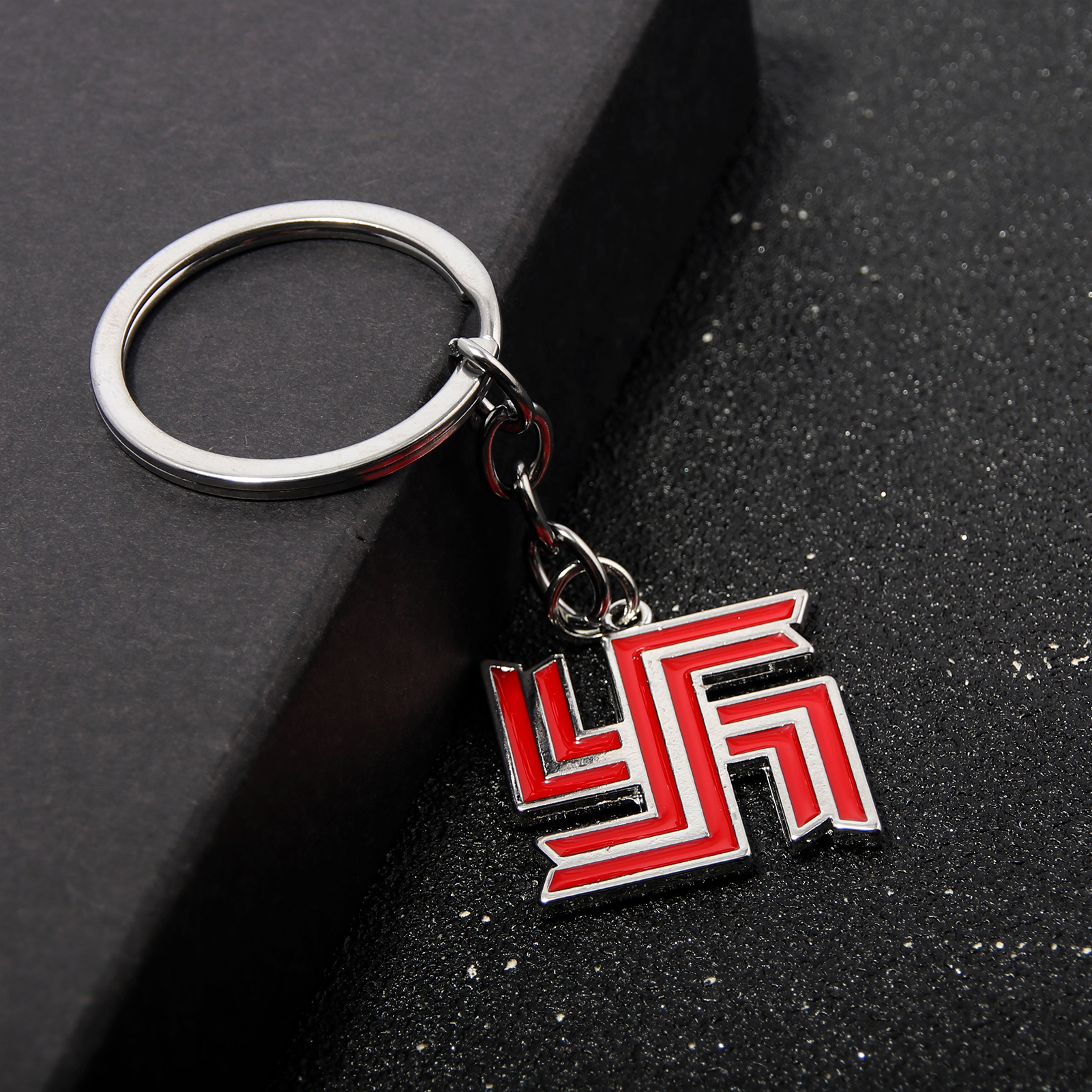 Anime Tokyo Avengers Keychain  - مراجعة Car Accessories In Tokyo وسعره